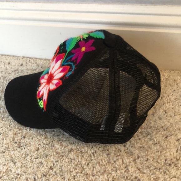 Colorful embroidery hat - Picture 2 of 2
